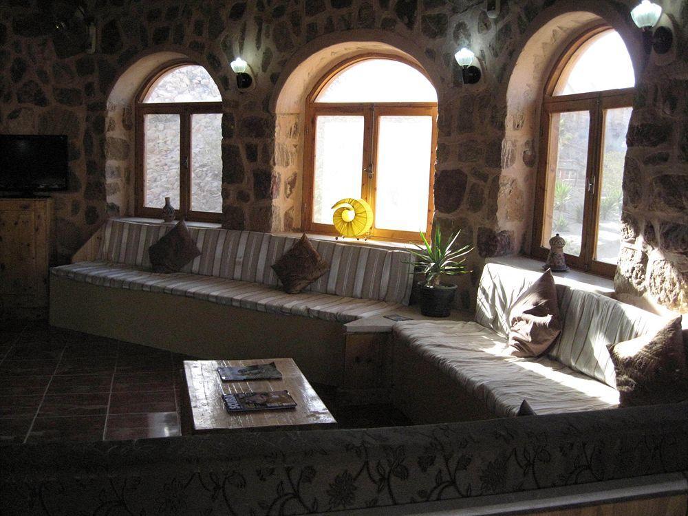 Roots Red Sea Hotel El Qoseir Екстериор снимка