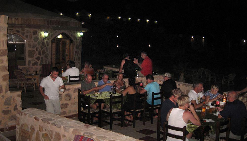 Roots Red Sea Hotel El Qoseir Екстериор снимка