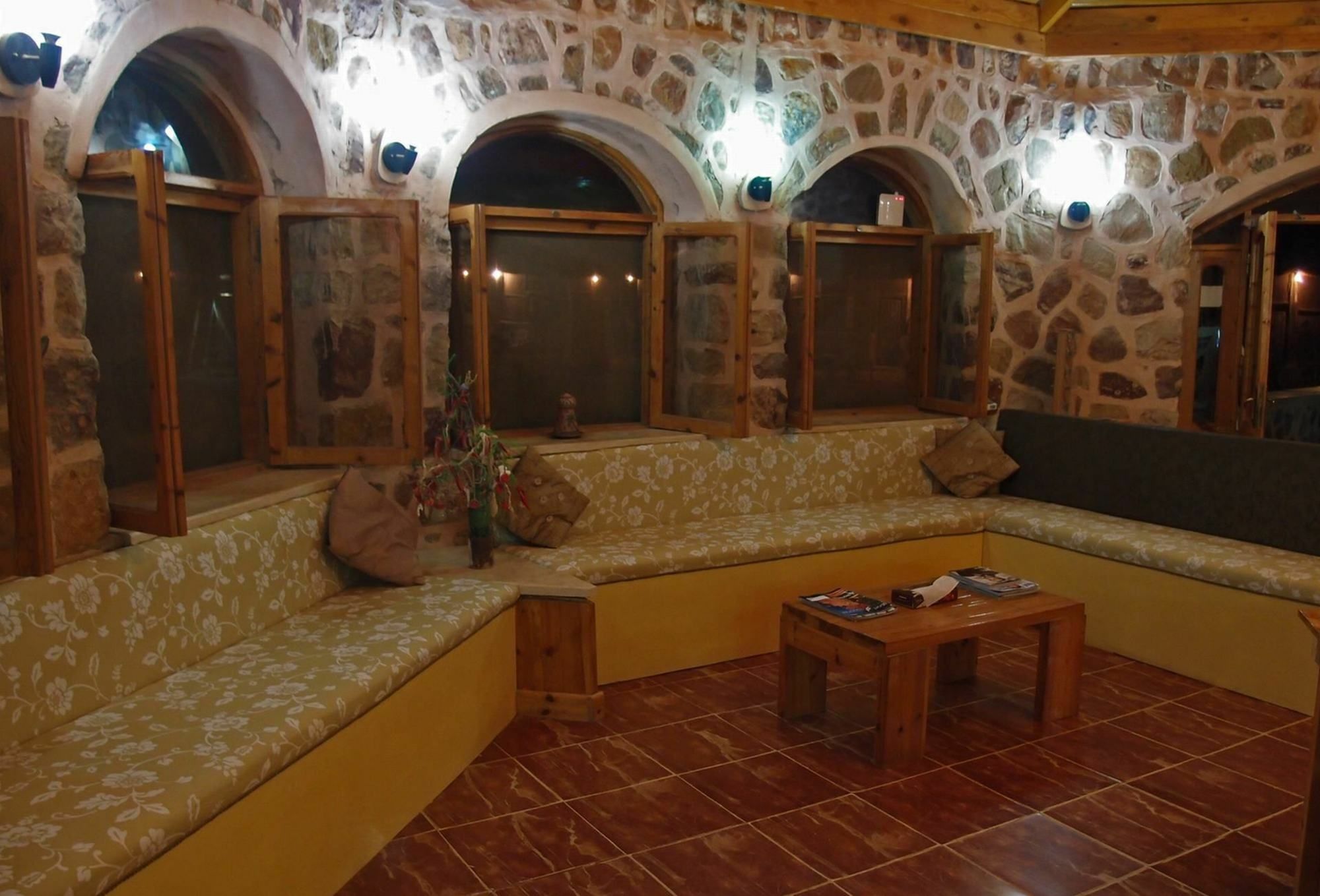 Roots Red Sea Hotel El Qoseir Екстериор снимка